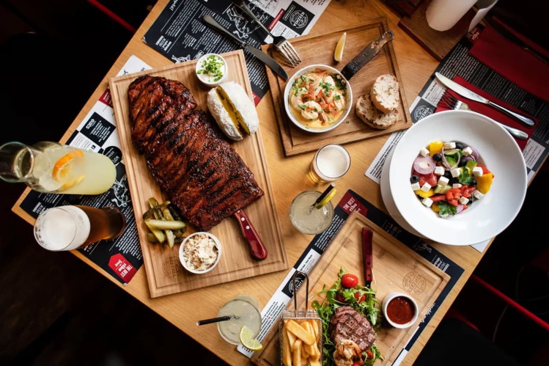 Gdzie zjeść w Kórniku? Najlepsze restauracje, które musisz poznać