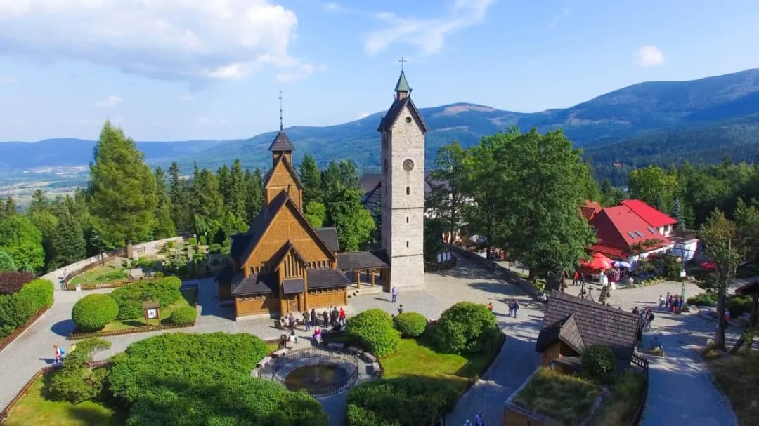 Najlepsze atrakcje turystyczne w Karpaczu, które musisz zobaczyć