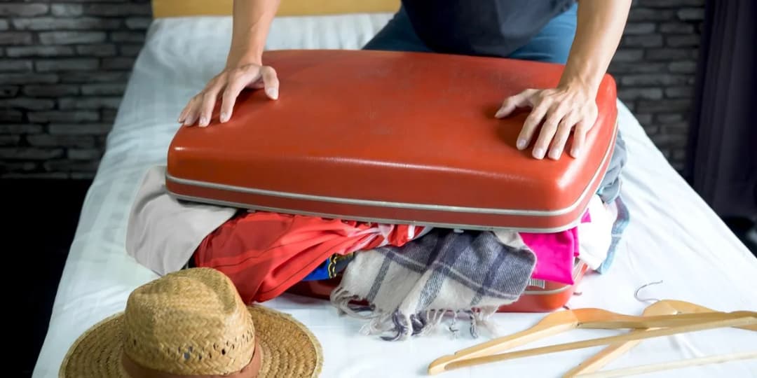 Czego nie wolno w bagażu podręcznym? Uniknij problemów na lotnisku
