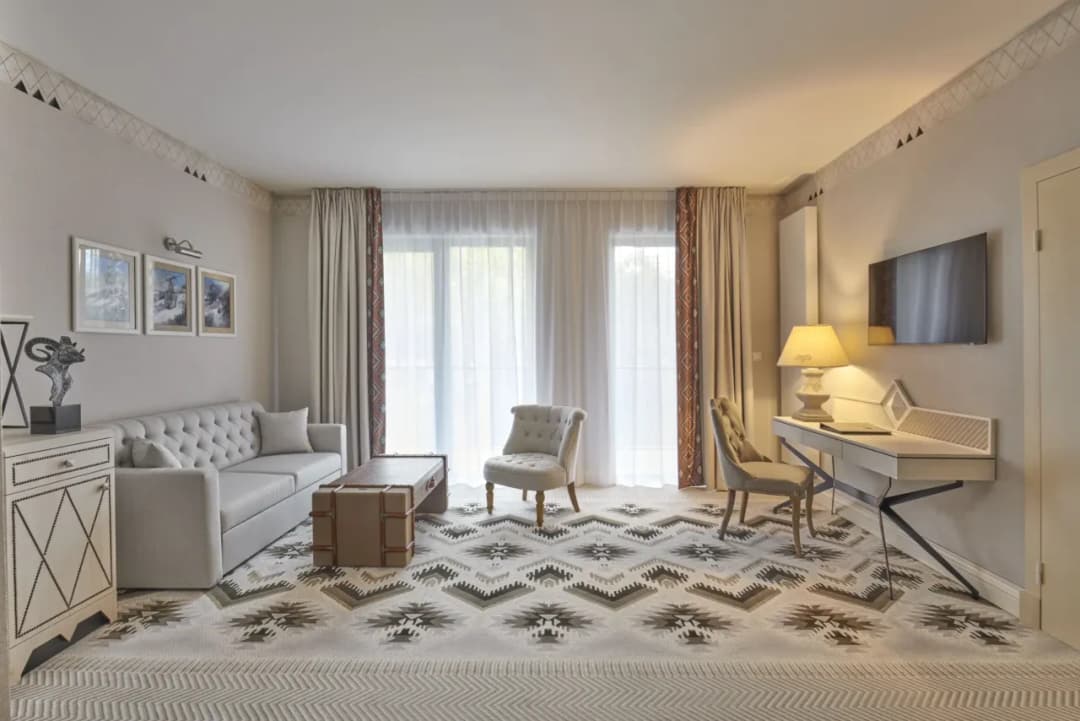 Co to znaczy hotel resort? Różnice i kluczowe usługi obiektów wypoczynkowych