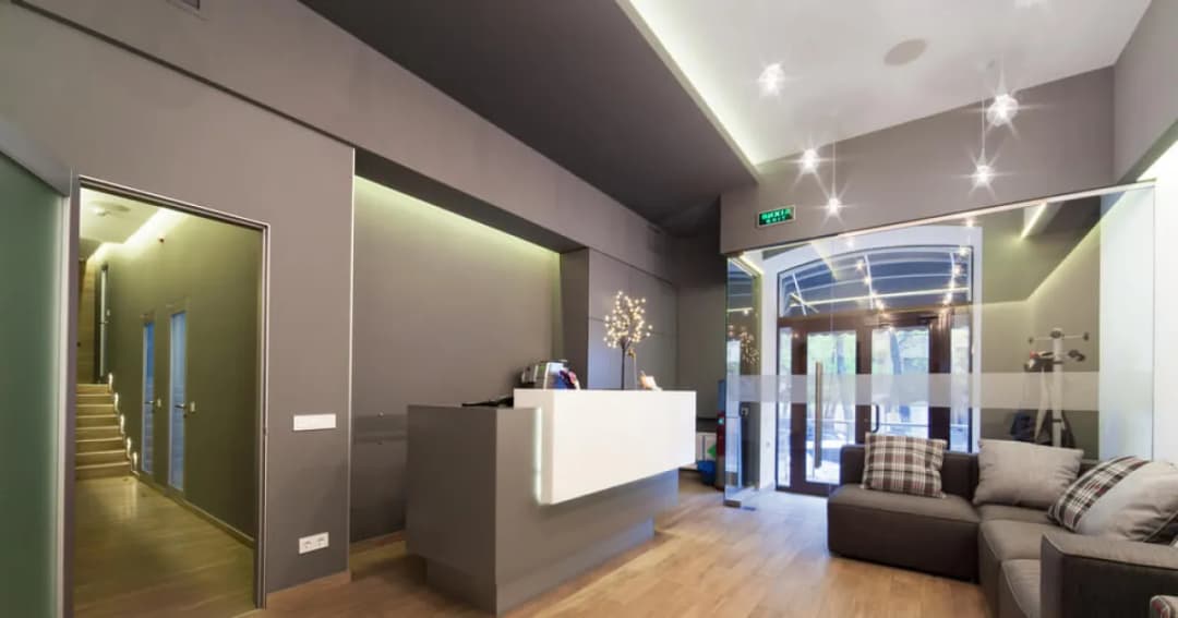 Co to jest lobby w hotelu? Odkryj jego kluczowe funkcje i znaczenie